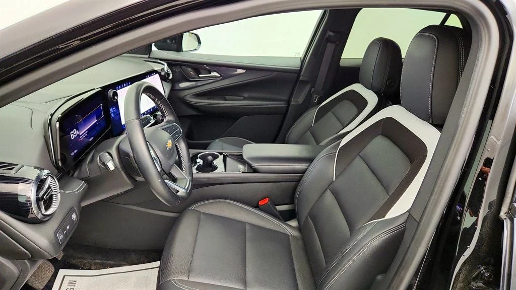 Used 2024 Black Chevrolet eAWD 4dr LT w/ Comfort & Convenience Pkg + Panoramic Sunroof image 19