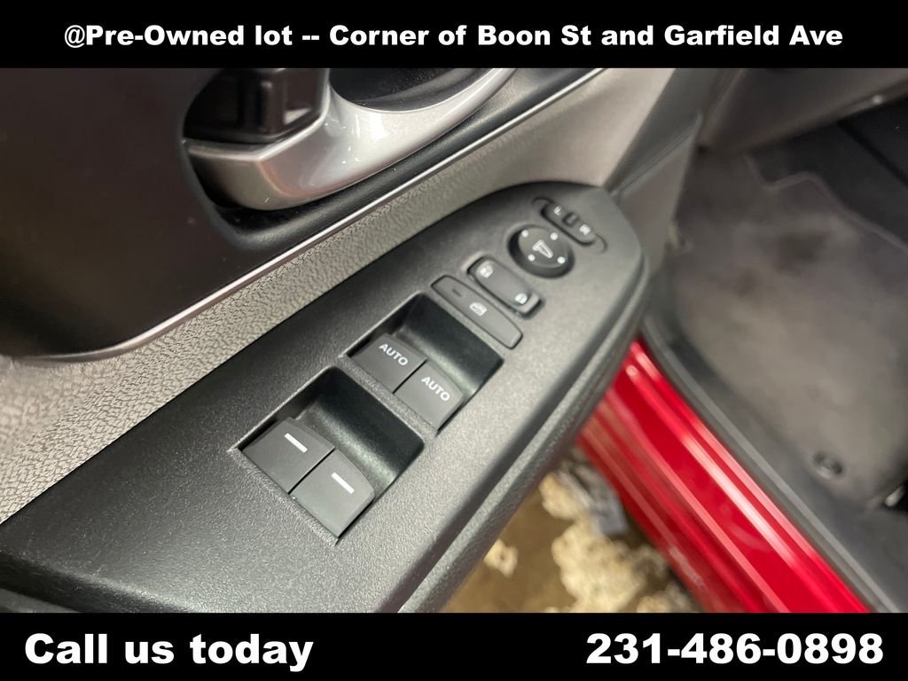 Used 2022  Honda EX image 15