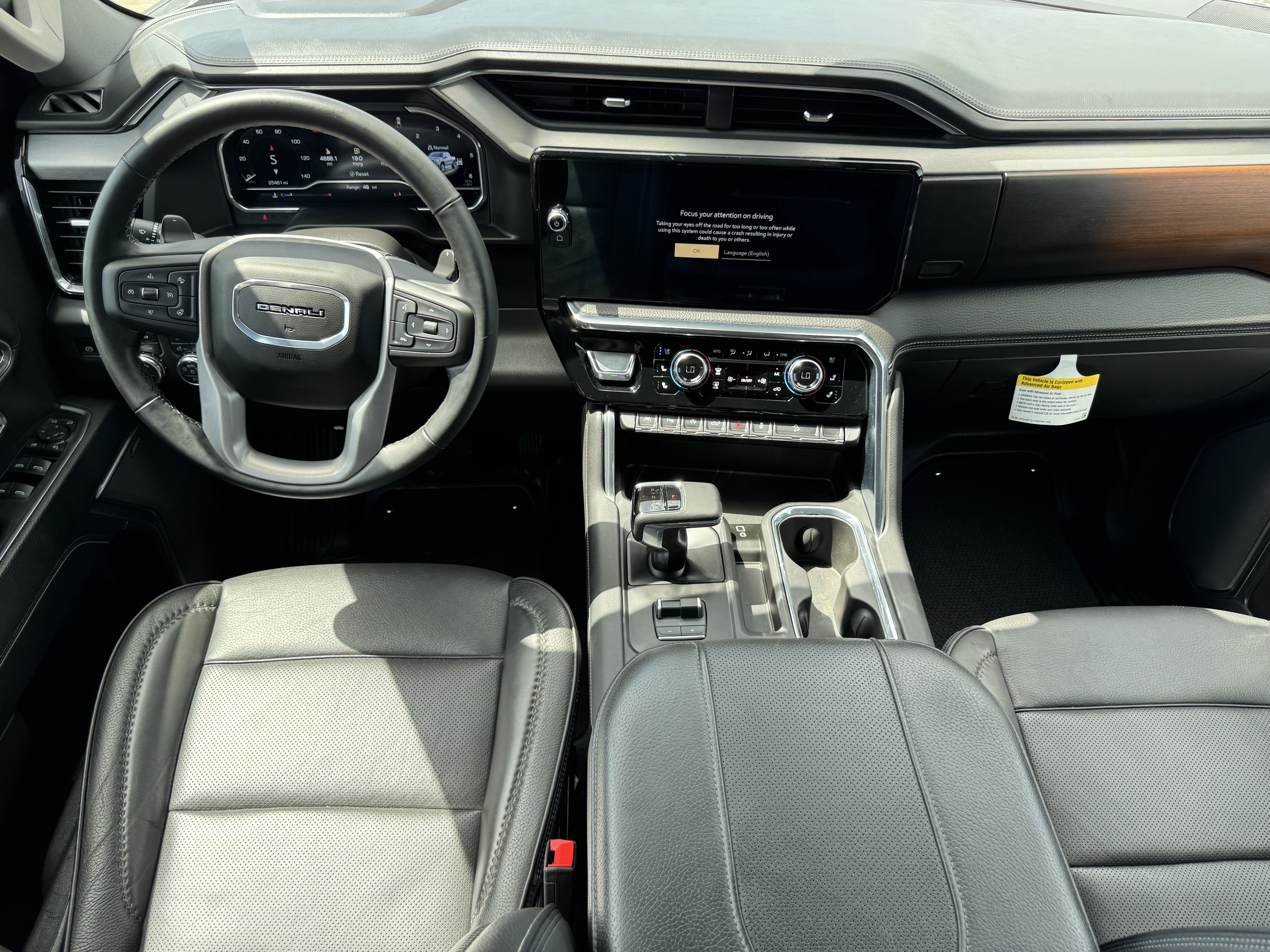 Used 2025 Sterling Metallic GMC Denali image 9
