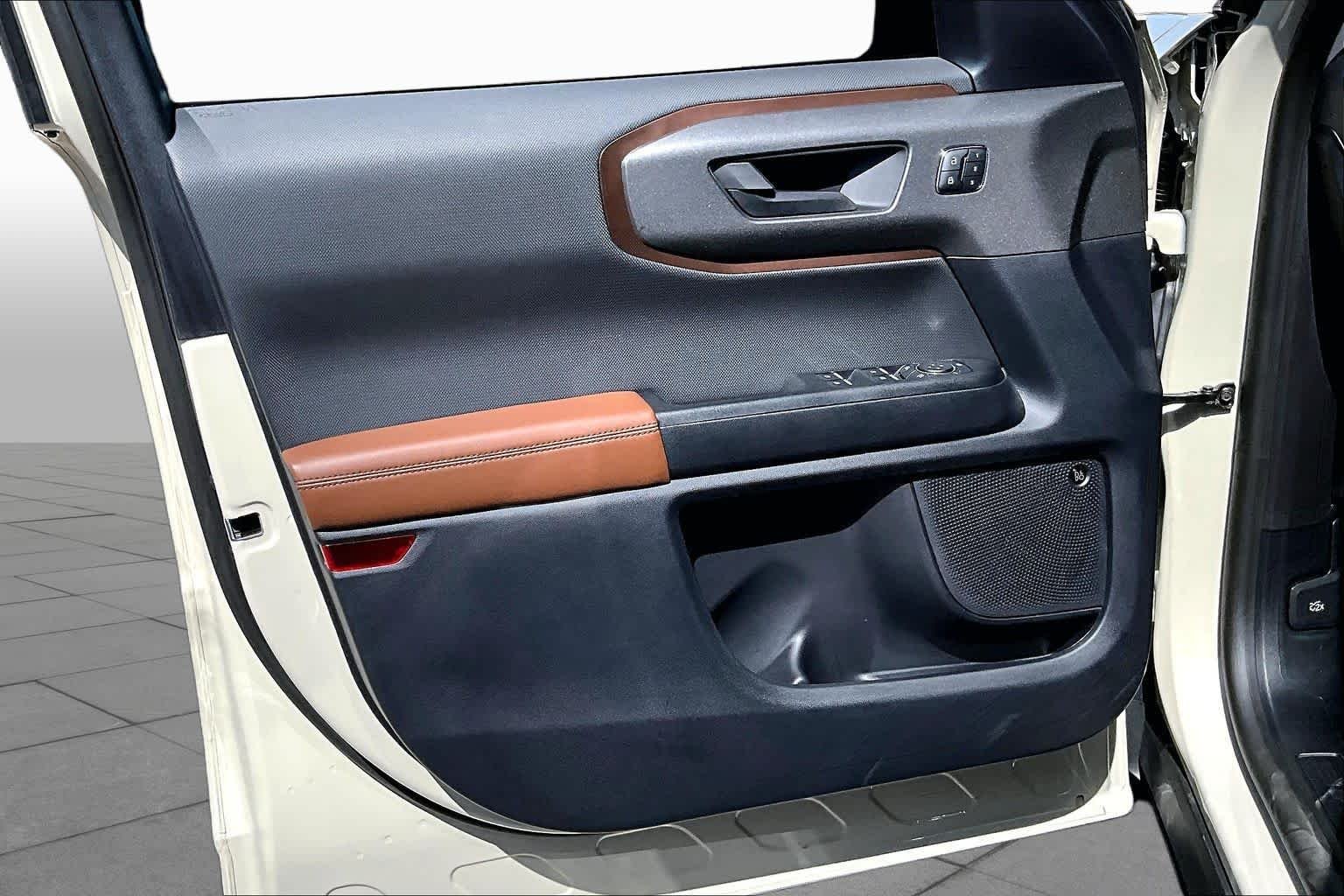 Used 2025 Desert Sand Ford Outer Banks image 22