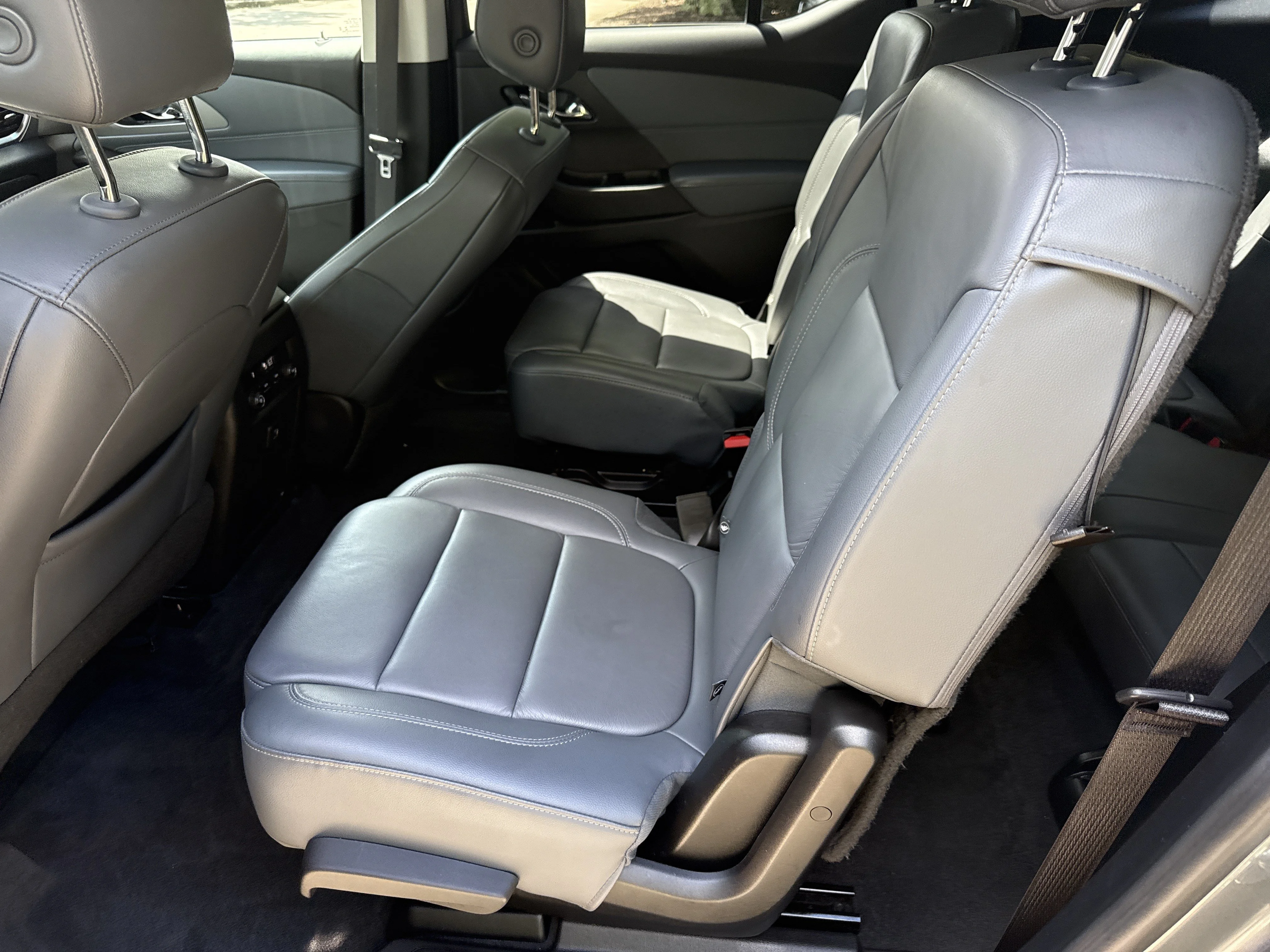 Used 2020 Satin Steel Metallic Chevrolet LT Leather image 20