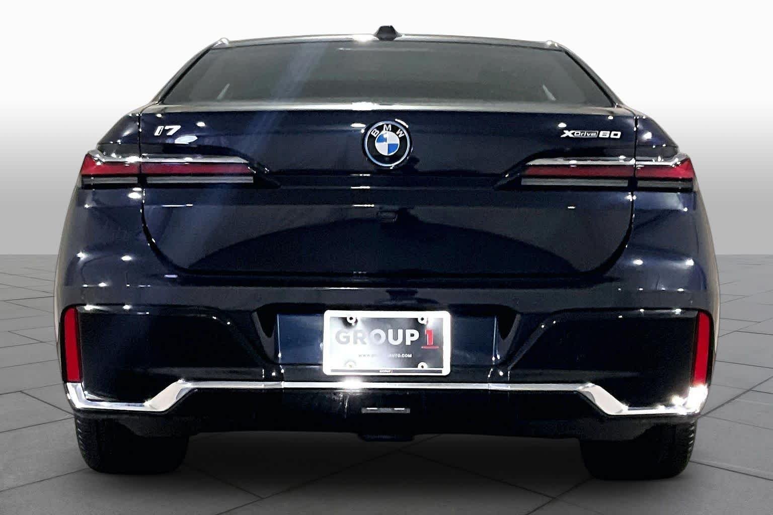Used 2023 Carbon Black Metallic BMW xDrive60 image 4