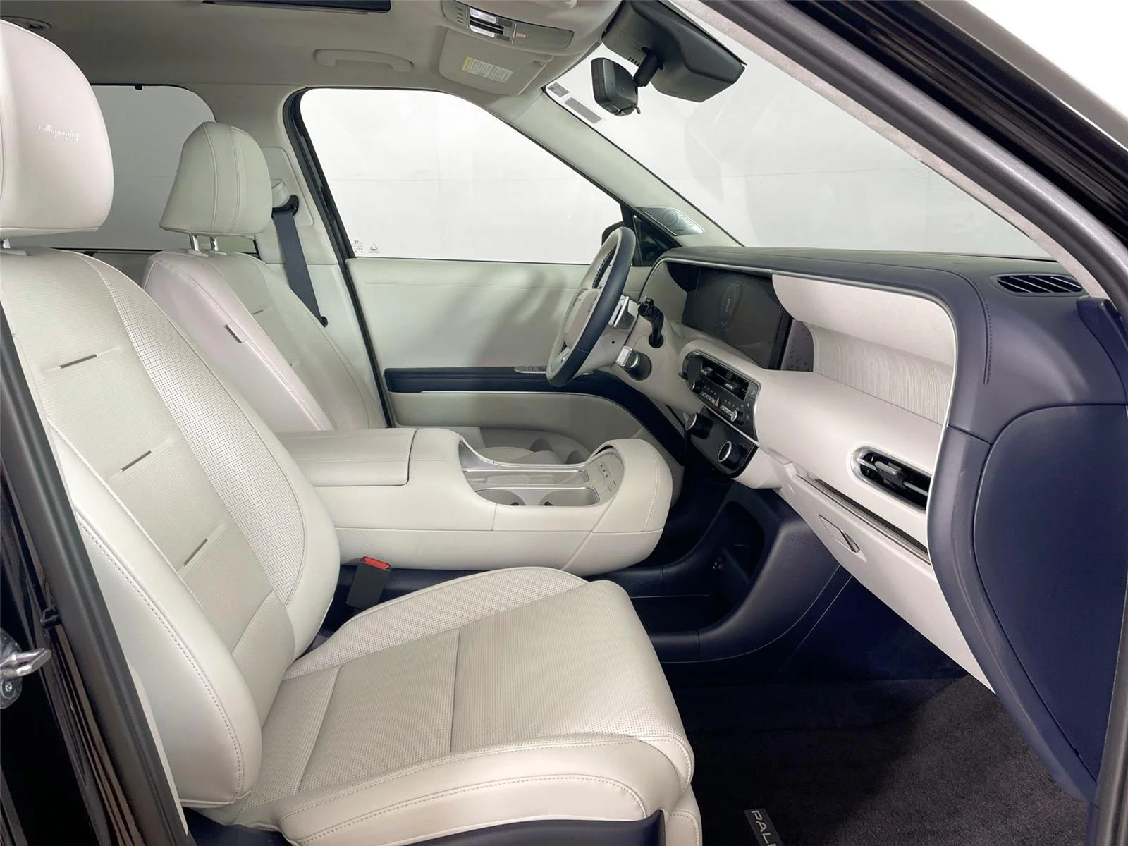 Used 2026 Abyss Black Pearl Hyundai Calligraphy image 29