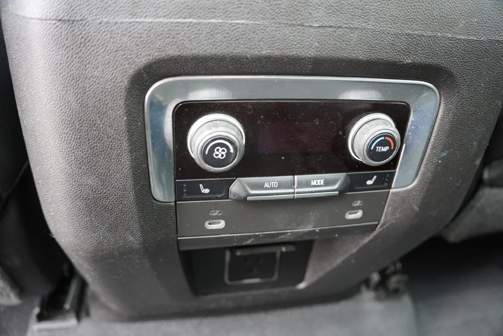 Used 2022 Summit White Chevrolet RST image 21