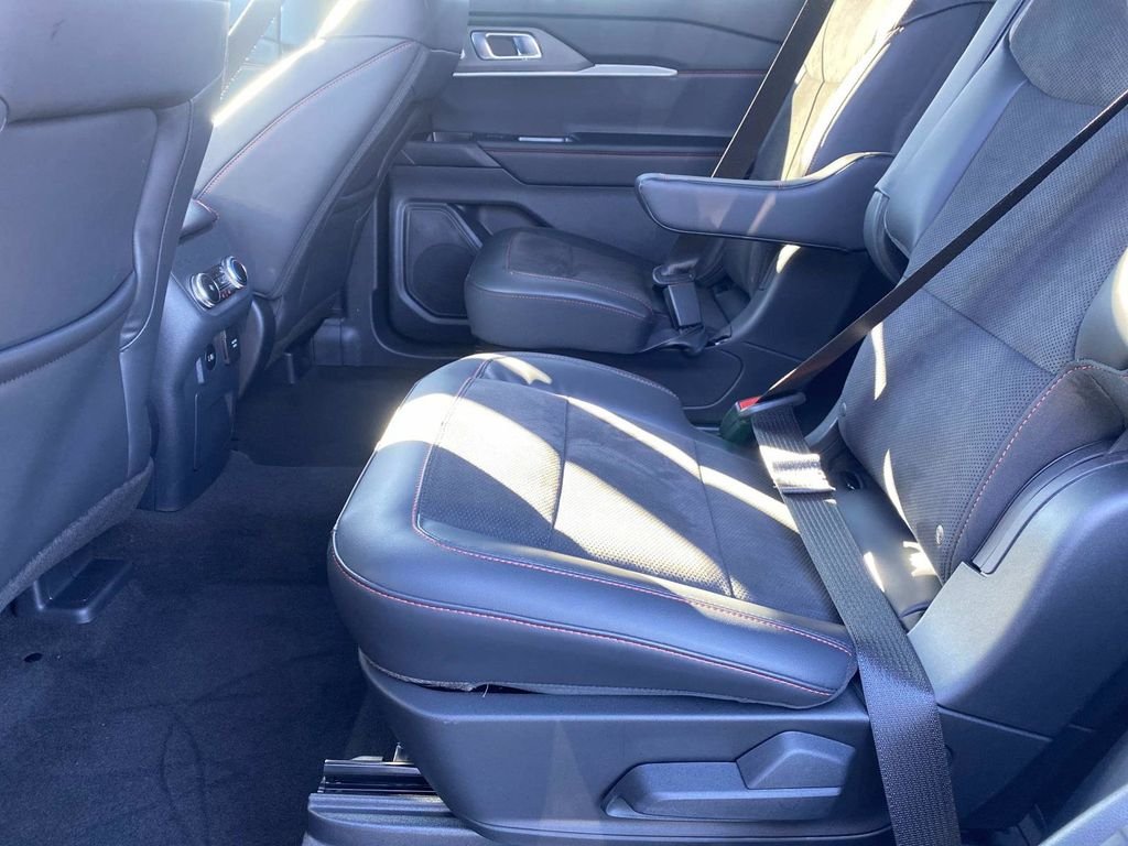 2026 Ford Explorer ST - Photo 9