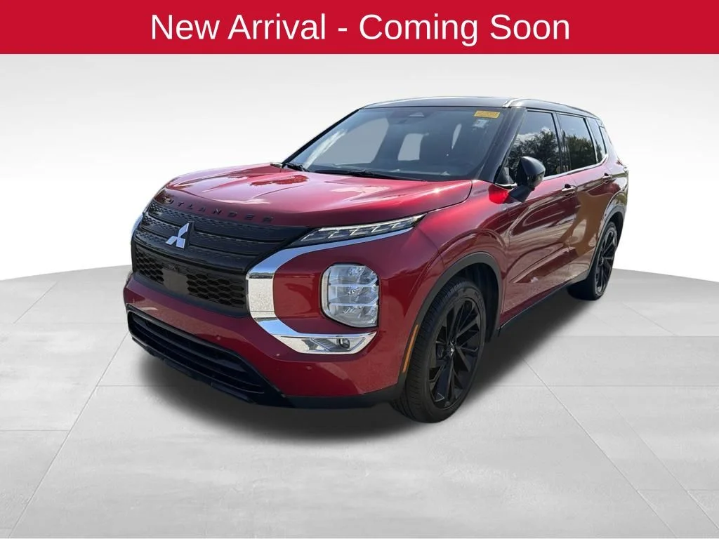 Used 2023 Red Mitsubishi  image 2