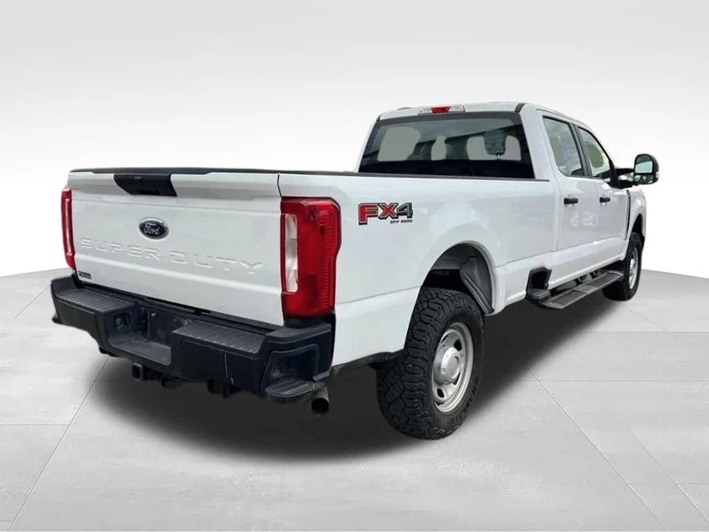 Used 2024 White Ford XL image 5