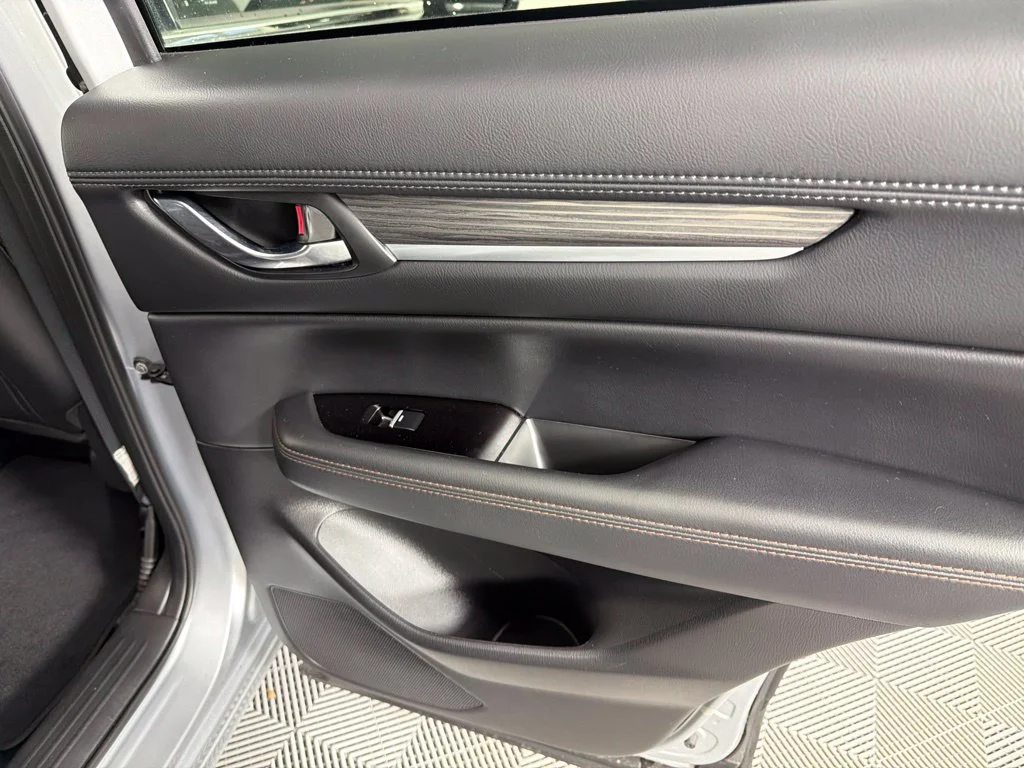 Used 2020 Sonic Silver Metallic Mazda Grand Touring image 17