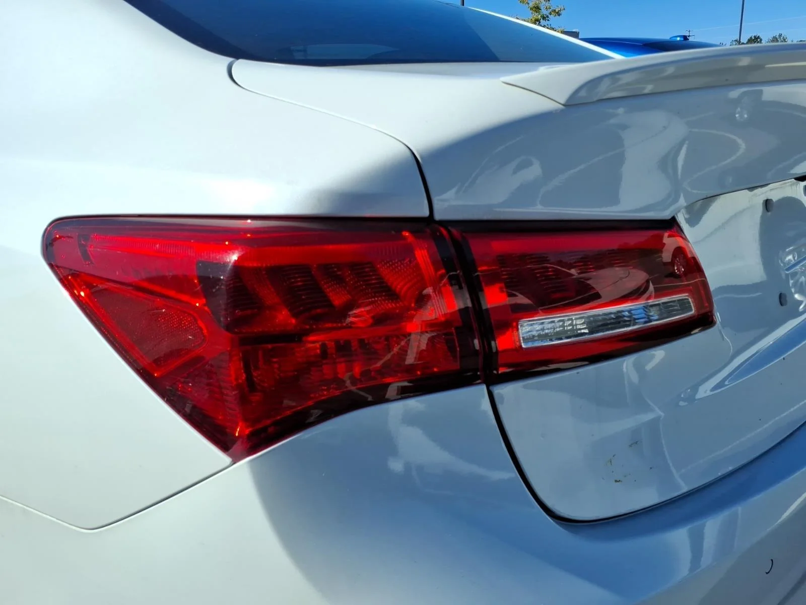 Used 2018 Bellanova White Pearl Acura w/Advance Pkg image 16