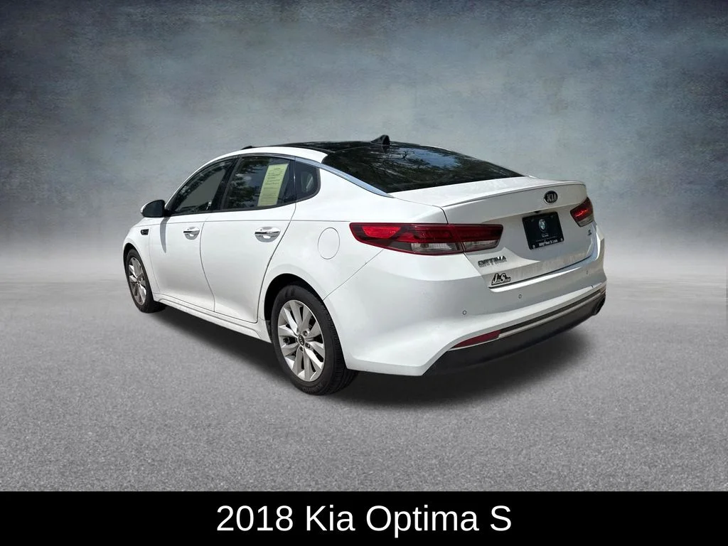 Used 2018 White Kia S image 3