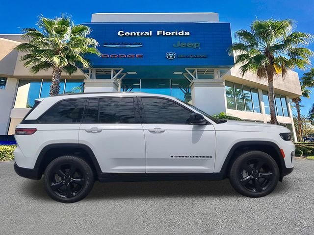 Certified Used 2025 White Jeep Limited image 4