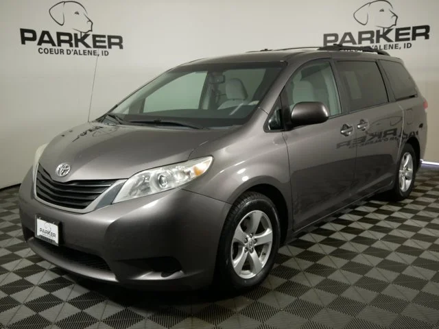 2013 Toyota Sienna's photo