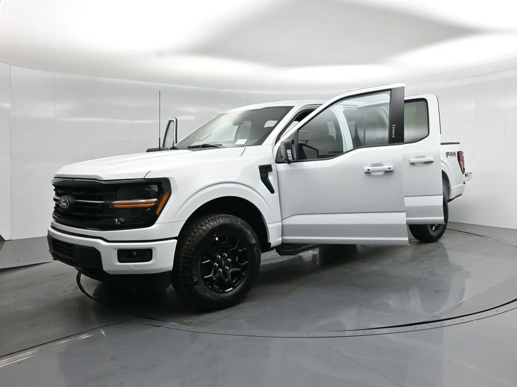 New 2026 Oxford White Ford XLT image 28