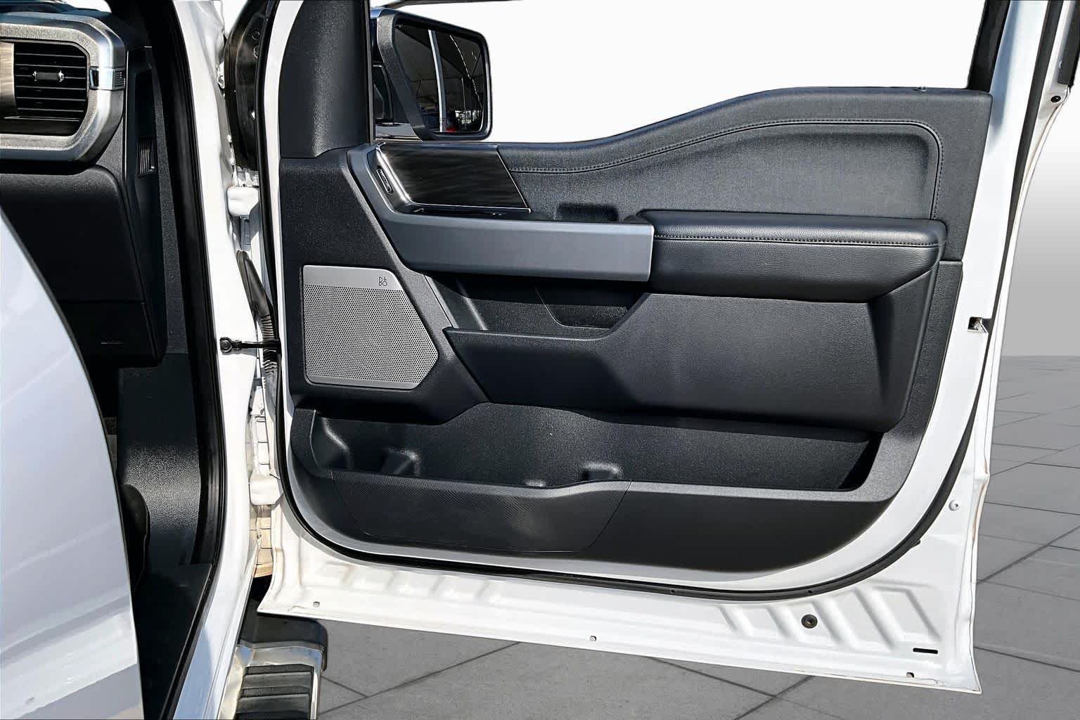 Used 2024 Oxford White Ford LARIAT image 24