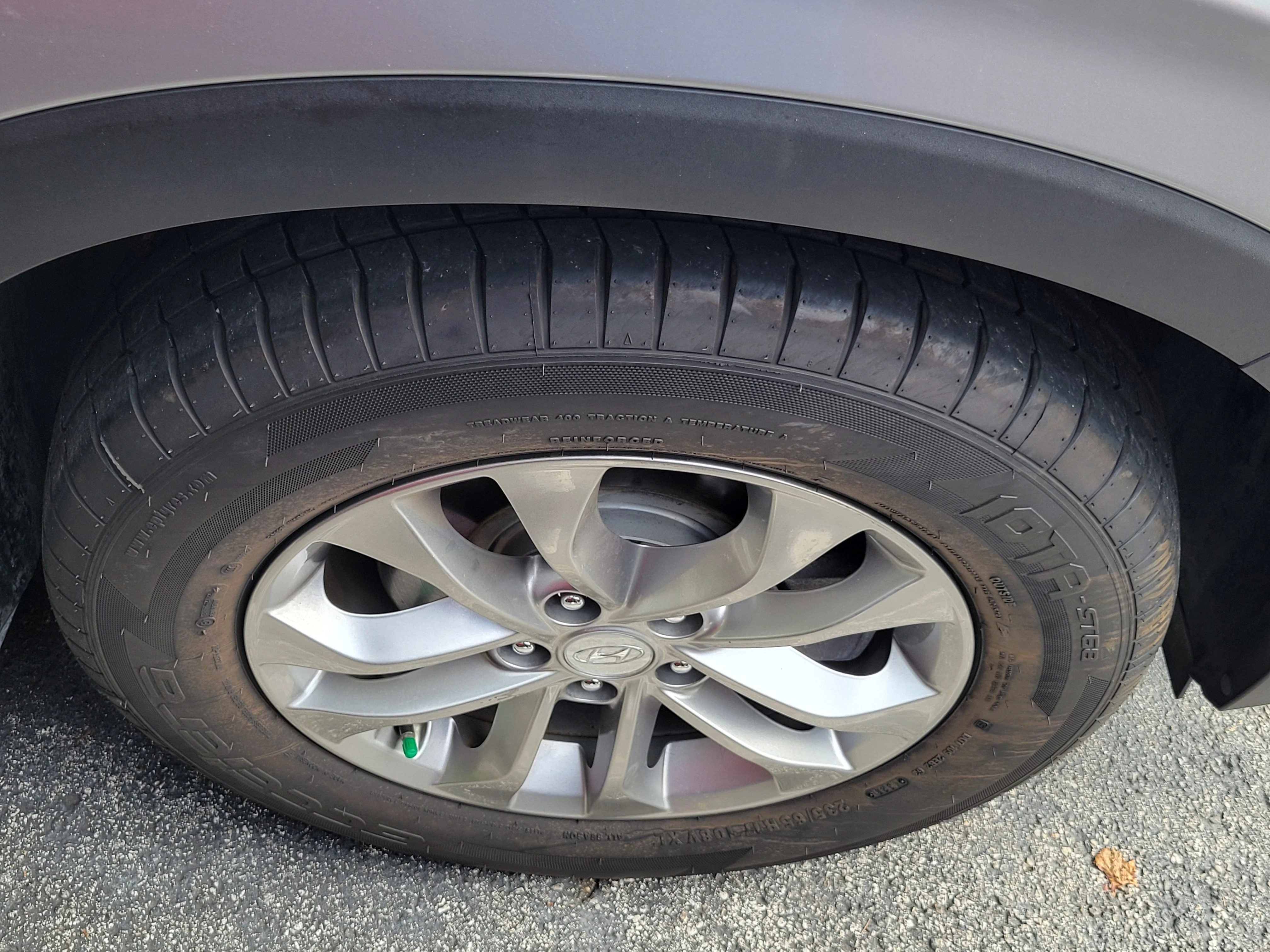 Used 2020 Shimmering Silver Pearl HYUNDAI SE image 3