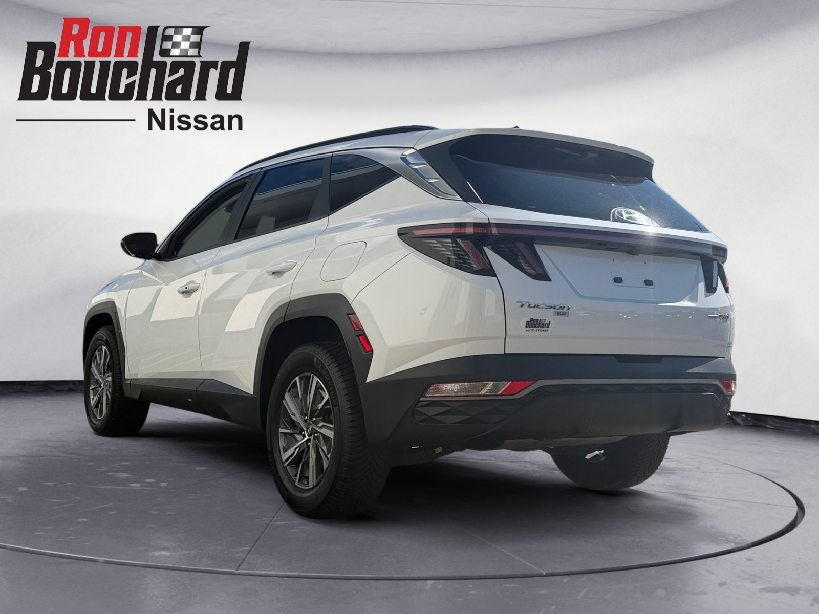 Used 2022 Quartz White Hyundai Blue image 4