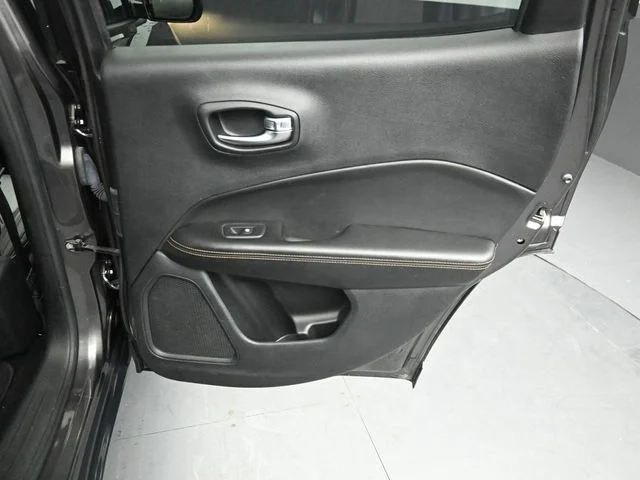Used 2020 Granite Crystal Clearcoat Metallic Jeep Limited image 28