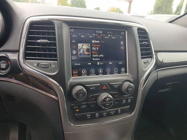 Used 2018 Black Jeep Trailhawk image 22
