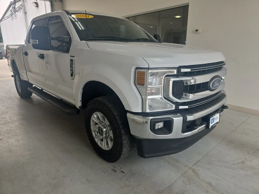 Used 2021 Oxford White Ford XLT image 1