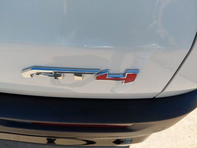 New 2026 Summit White GMC AT4 image 32