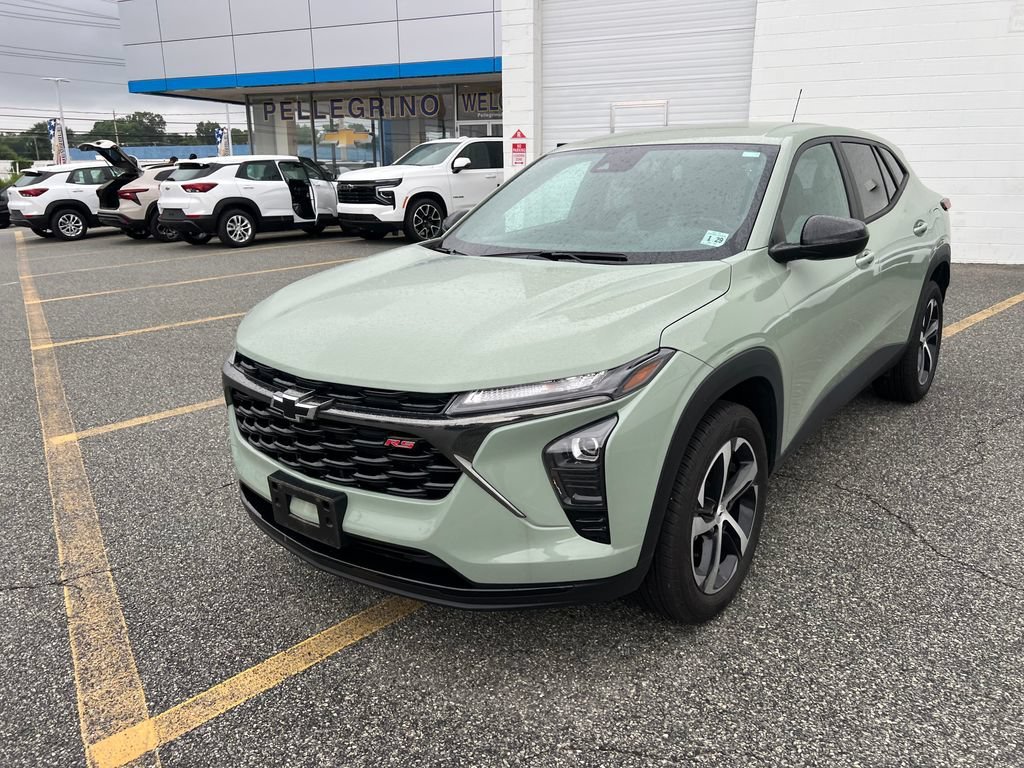 Certified Used 2024 Cacti Green Chevrolet 1RS image 10