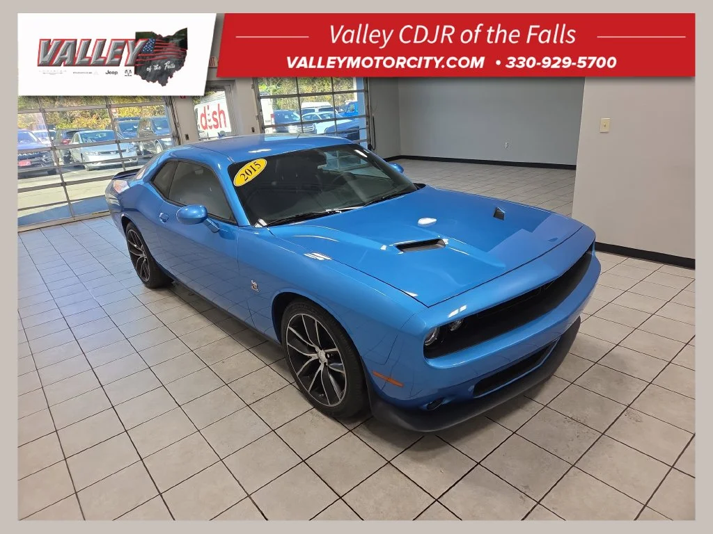 Used 2015 Blue Dodge R/T Scat Pack image 1