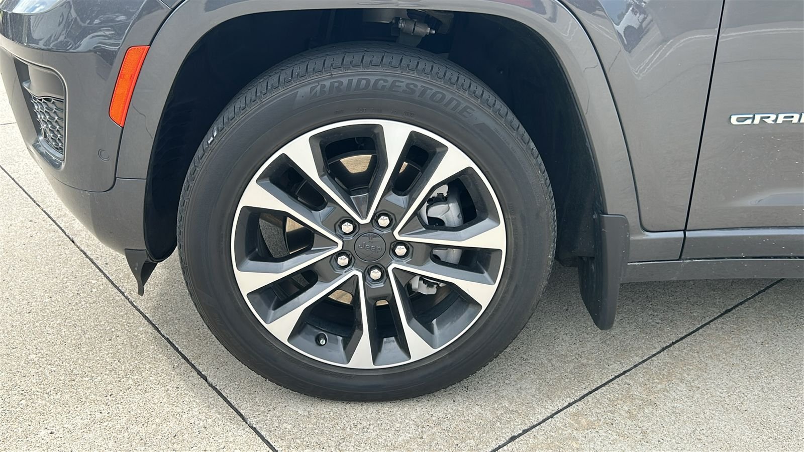 Certified Used 2023 Gray Jeep Overland 4xe image 10
