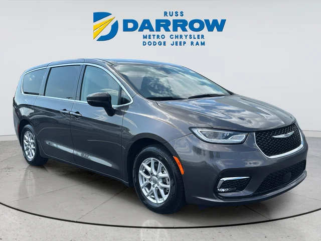 Used 2023 Gray Chrysler Touring L image 7