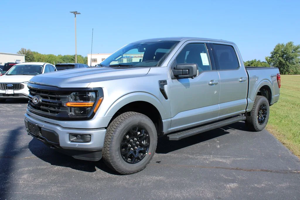 New 2026 Iconic Silver Metallic Ford XLT image 3
