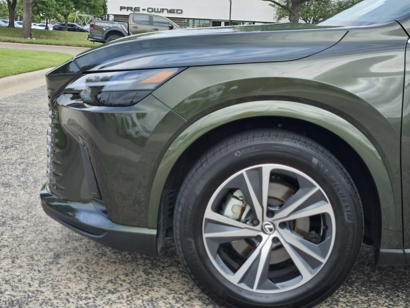 Certified Used 2025 NORI GREEN PEARL Lexus Premium image 7