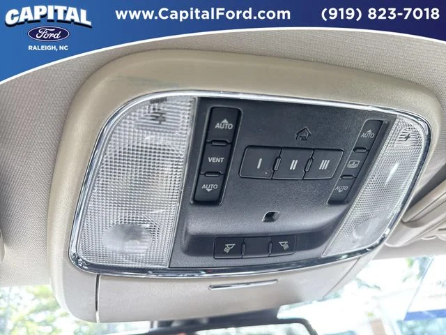 Used 2018 White Chrysler Limited image 33