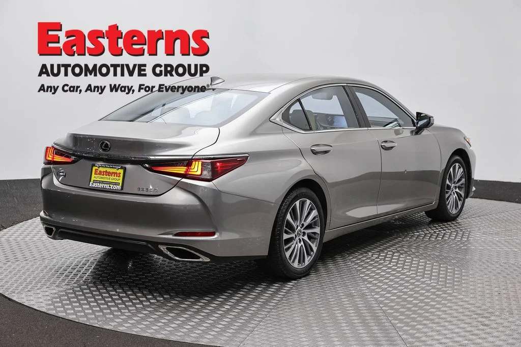 Used 2021 Silver Lexus 350 image 5