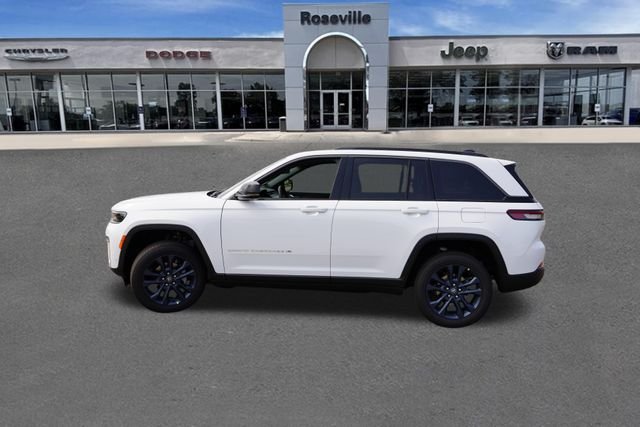 New 2026 Bright White Clear-Coat Exterior Paint Jeep Limited image 6