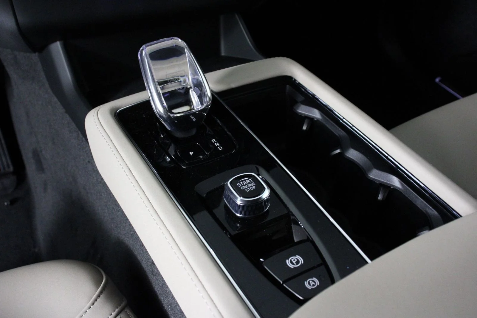 New 2026 Black Volvo T8 Plus image 7