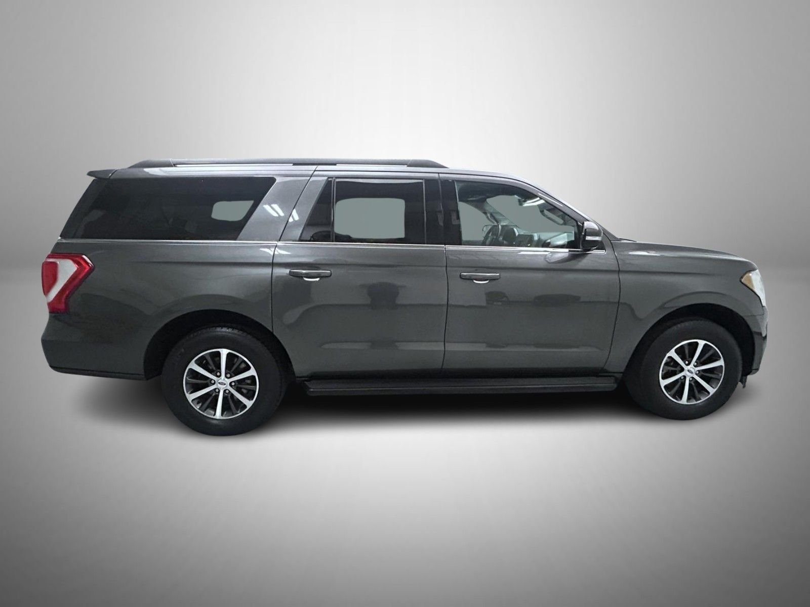 Used 2018 Gray Ford XLT image 4