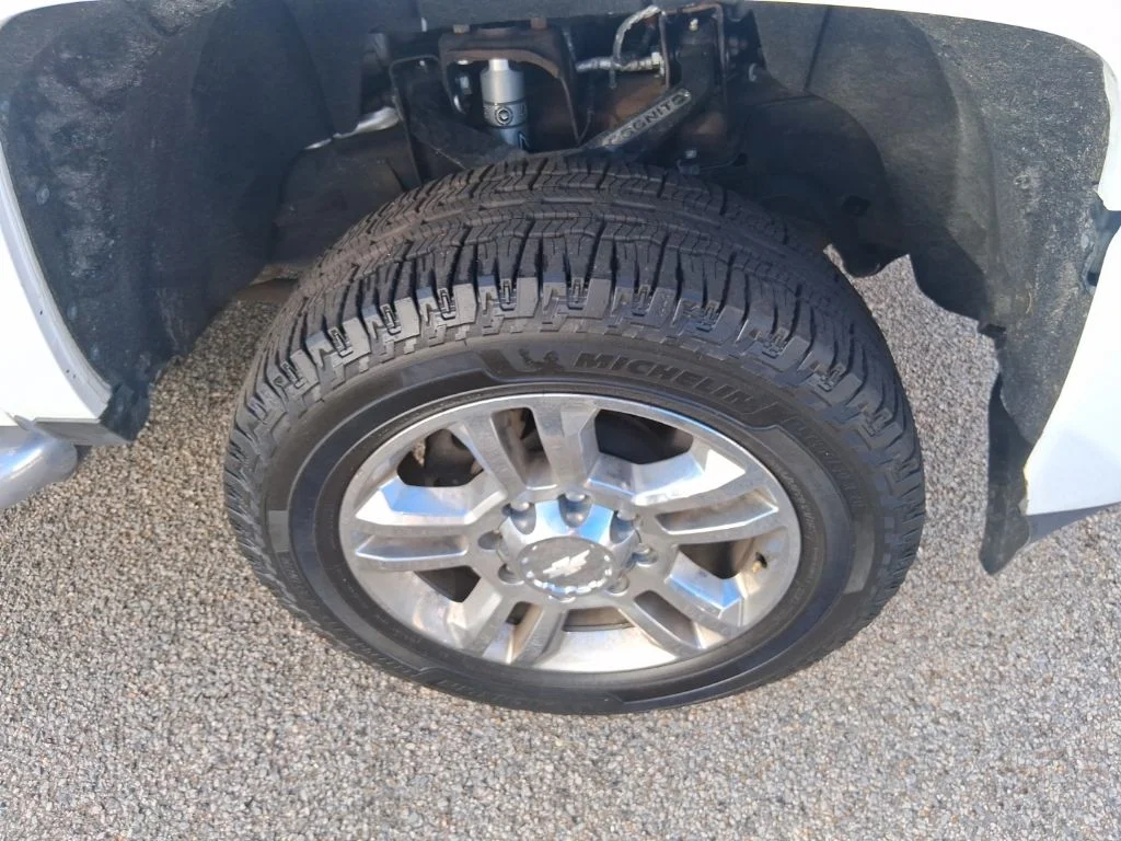 Used 2017 White Chevrolet LTZ image 4