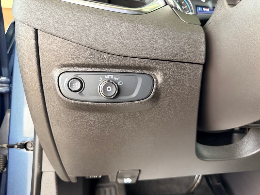 Used 2024 Lakeshore Blue Metallic Chevrolet LT image 18
