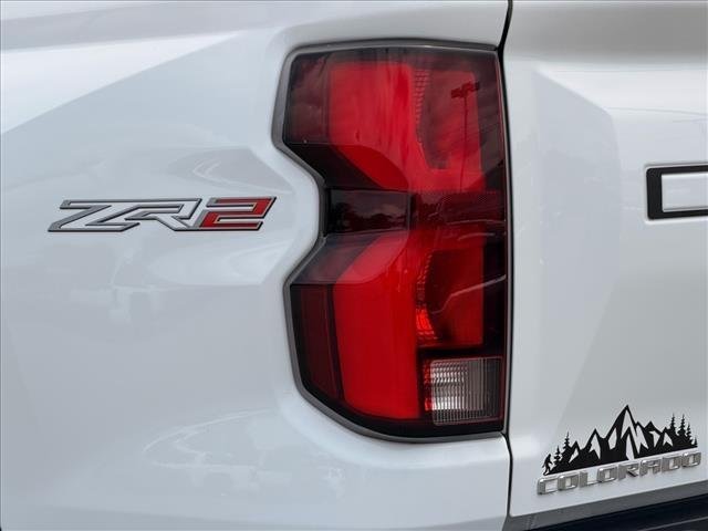 Used 2024 Summit White Chevrolet 4WD ZR2 image 11