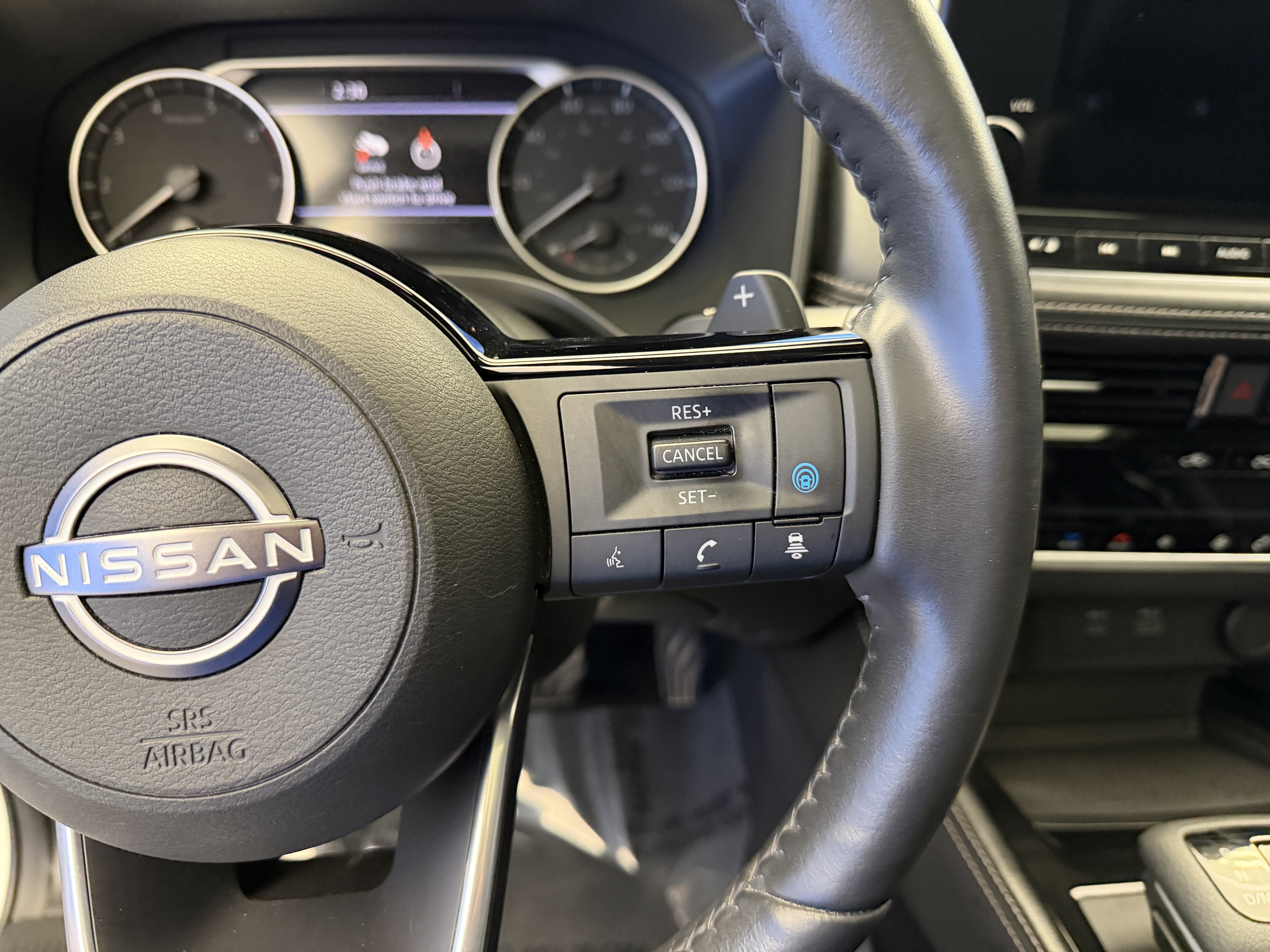 Used 2023 White Nissan SL Intelligent AWD image 16