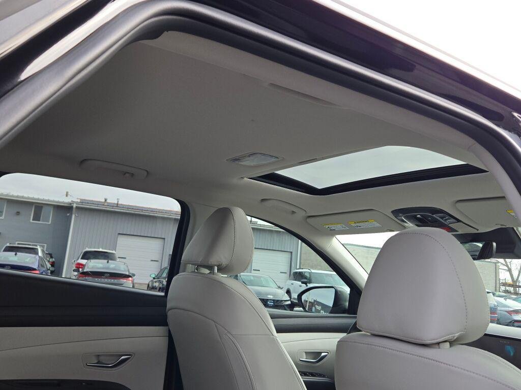New 2025 Black Hyundai SEL Convenience AWD image 11
