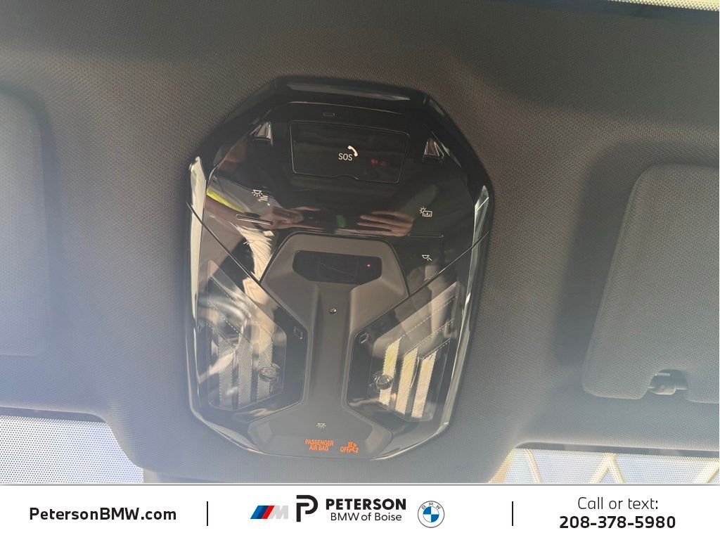Used 2024 White BMW xDrive50 image 31