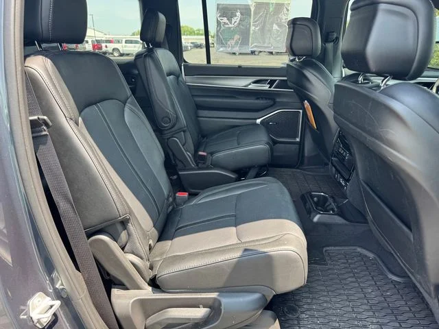 Certified Used 2025  Jeep Series II image 16