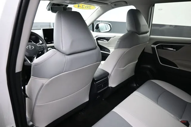 Used 2024 Beige Toyota XLE Premium image 17