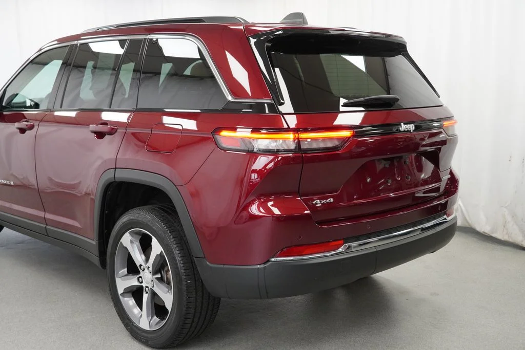 Used 2025 Red Jeep Limited image 26