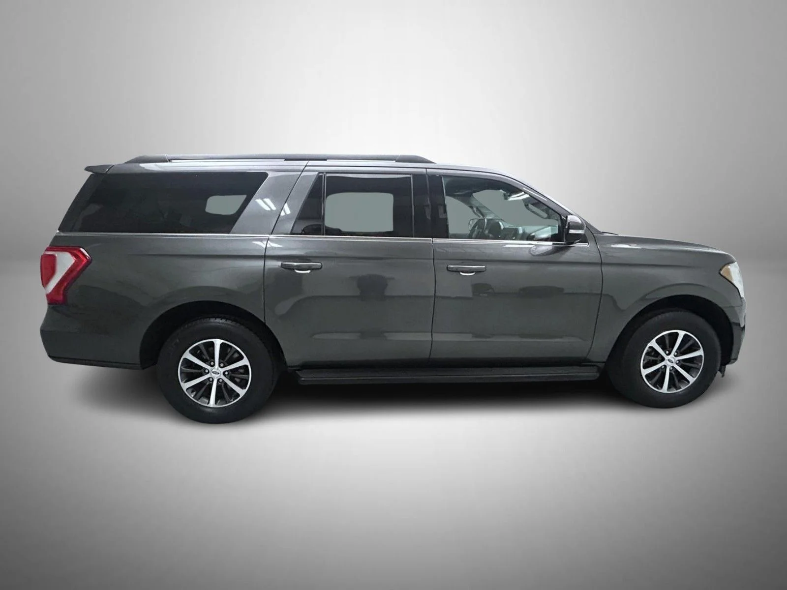 Used 2018 Gray Ford XLT image 4