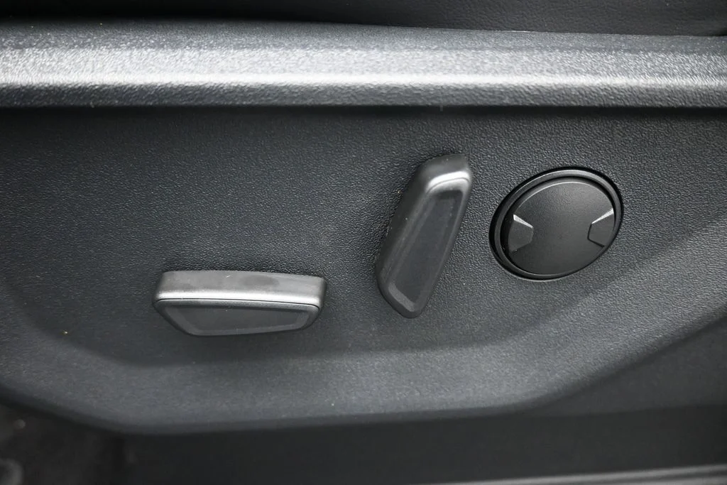 New 2026 Carbonized Gray Metallic Ford Tremor image 10