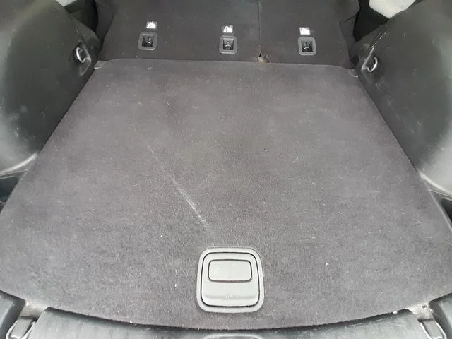 Used 2024 Silver Jeep Latitude image 41