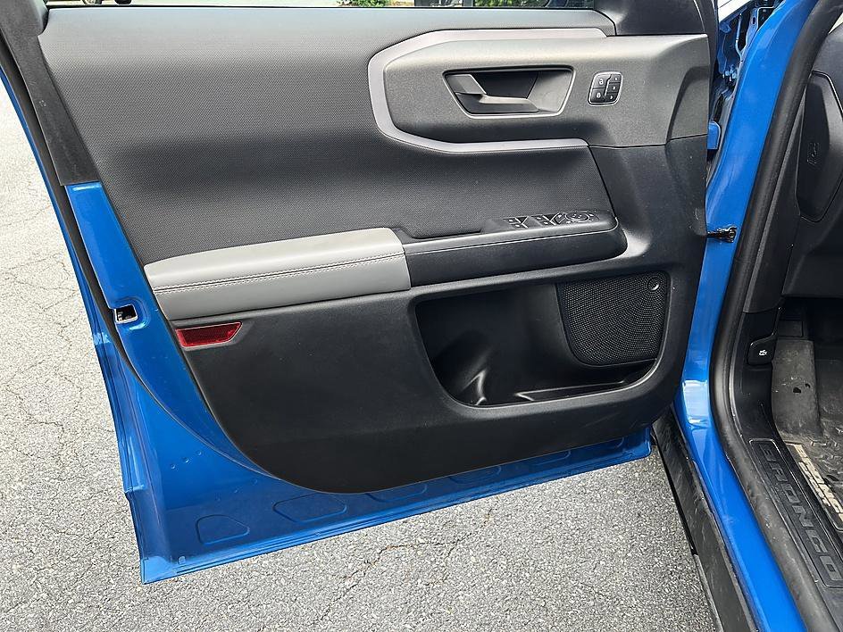 Used 2025 Blue Metallic Ford Badlands image 9