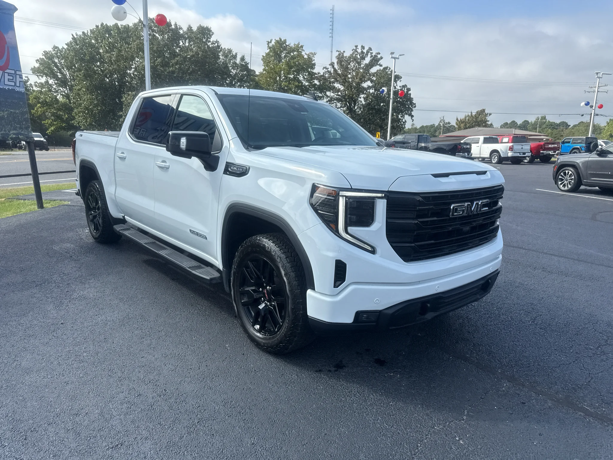 Used 2024 Summit White GMC Elevation image 3