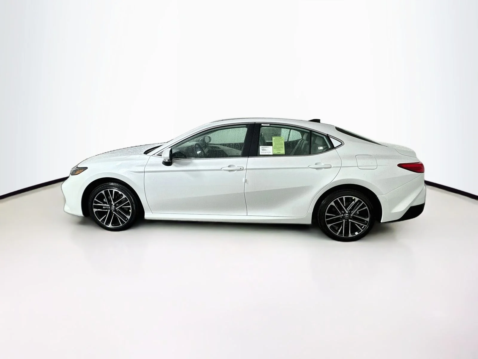 New 2026 Wind Chill Pearl <sup>1</sup> Toyota  XLE AWD image 3